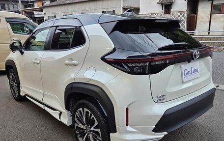 Toyota Yaris Cross, 2022 год, 1 404 555 рублей, 3 фотография