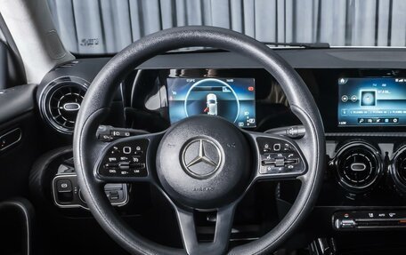 Mercedes-Benz A-Класс, 2018 год, 1 643 000 рублей, 13 фотография