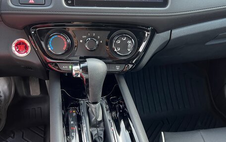 Honda Vezel, 2020 год, 2 100 000 рублей, 10 фотография