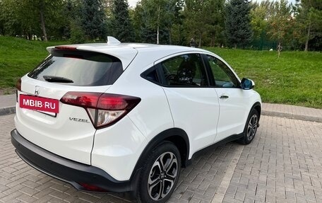 Honda Vezel, 2020 год, 2 100 000 рублей, 27 фотография