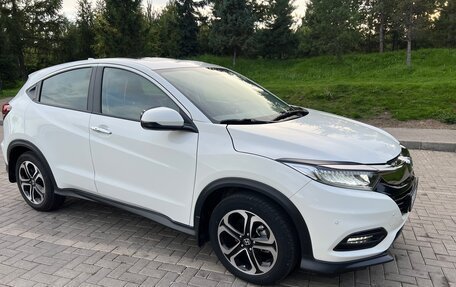 Honda Vezel, 2020 год, 2 100 000 рублей, 33 фотография