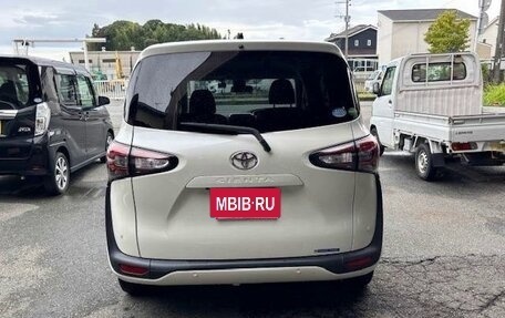 Toyota Sienta II, 2021 год, 1 329 000 рублей, 6 фотография