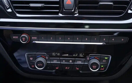 BMW 1 серия, 2024 год, 2 600 000 рублей, 14 фотография