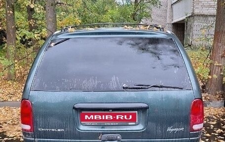 Chrysler Voyager III, 1999 год, 270 000 рублей, 1 фотография