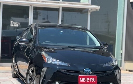 Toyota Prius IV XW50, 2022 год, 1 402 000 рублей, 1 фотография