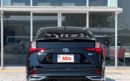 Toyota Prius IV XW50, 2022 год, 1 402 000 рублей, 4 фотография