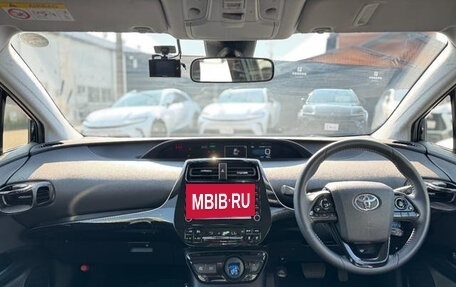 Toyota Prius IV XW50, 2022 год, 1 402 000 рублей, 6 фотография