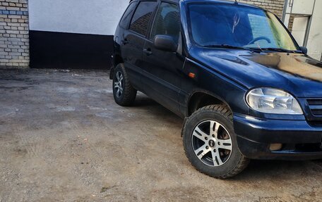 Chevrolet Niva I рестайлинг, 2005 год, 325 000 рублей, 2 фотография