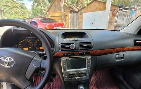 Toyota Avensis III рестайлинг, 2005 год, 750 000 рублей, 9 фотография