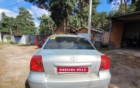 Toyota Avensis III рестайлинг, 2005 год, 750 000 рублей, 12 фотография