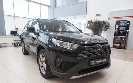 Toyota RAV4, 2020 год, 3 350 000 рублей, 3 фотография