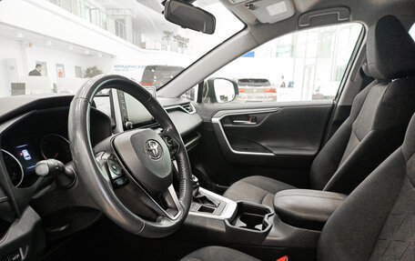 Toyota RAV4, 2020 год, 3 350 000 рублей, 16 фотография