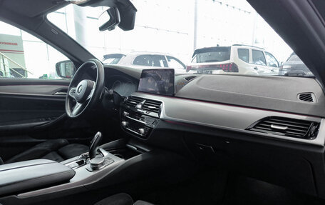 BMW 5 серия, 2019 год, 3 172 000 рублей, 11 фотография