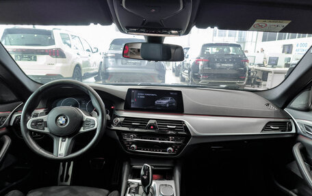 BMW 5 серия, 2019 год, 3 172 000 рублей, 14 фотография
