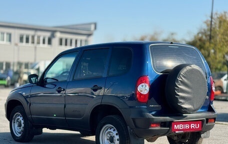 Chevrolet Niva I рестайлинг, 2018 год, 855 000 рублей, 7 фотография