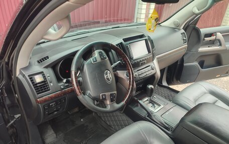 Toyota Land Cruiser 200, 2010 год, 3 000 000 рублей, 22 фотография