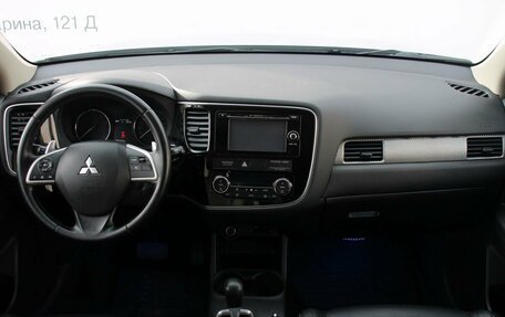 Mitsubishi Outlander III рестайлинг 3, 2012 год, 1 299 000 рублей, 9 фотография