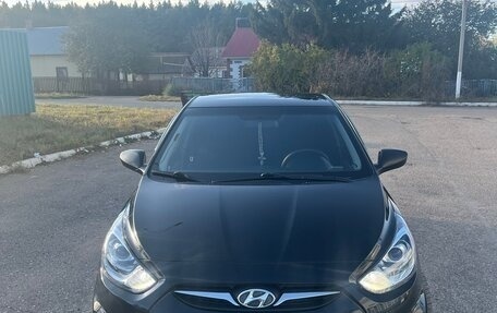 Hyundai Solaris II рестайлинг, 2011 год, 730 000 рублей, 1 фотография