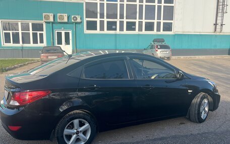 Hyundai Solaris II рестайлинг, 2011 год, 730 000 рублей, 4 фотография
