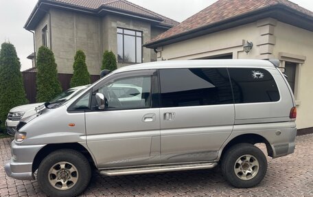 Mitsubishi Delica IV, 2001 год, 2 700 000 рублей, 3 фотография