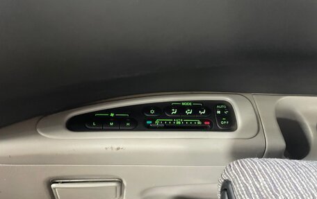 Mitsubishi Delica IV, 2001 год, 2 700 000 рублей, 15 фотография