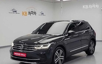 Volkswagen Tiguan II, 2022 год, 2 660 000 рублей, 1 фотография