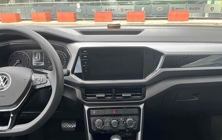 Volkswagen T-Cross I, 2021 год, 1 700 000 рублей, 12 фотография