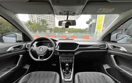 Volkswagen T-Cross I, 2021 год, 1 700 000 рублей, 11 фотография