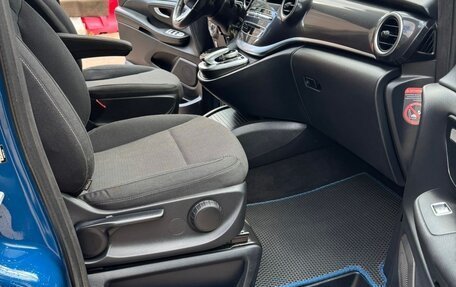 Mercedes-Benz V-Класс, 2016 год, 2 800 000 рублей, 4 фотография