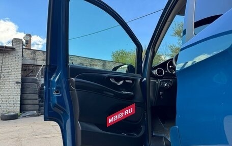 Mercedes-Benz V-Класс, 2016 год, 2 800 000 рублей, 40 фотография
