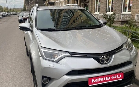 Toyota RAV4, 2016 год, 1 780 000 рублей, 4 фотография
