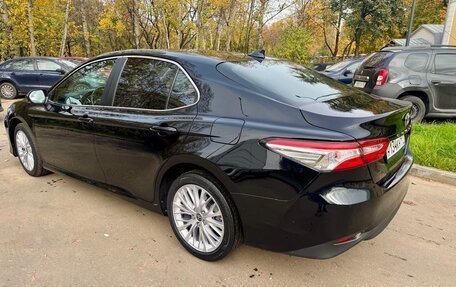 Toyota Camry, 2019 год, 1 700 000 рублей, 5 фотография