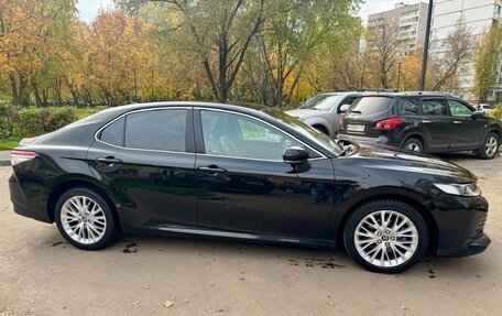 Toyota Camry, 2019 год, 1 700 000 рублей, 6 фотография