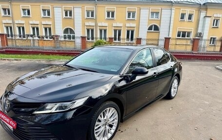 Toyota Camry, 2019 год, 1 700 000 рублей, 2 фотография