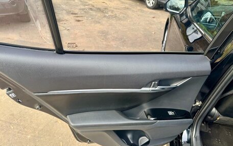 Toyota Camry, 2019 год, 1 700 000 рублей, 15 фотография