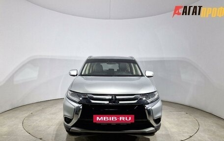 Mitsubishi Outlander III рестайлинг 3, 2018 год, 2 000 000 рублей, 2 фотография