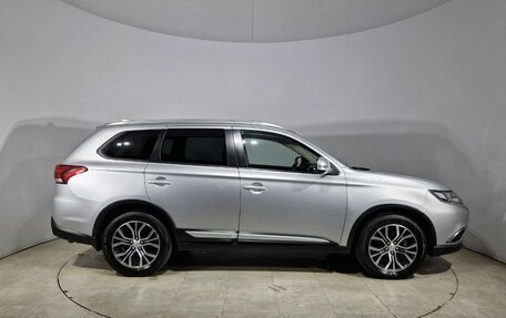 Mitsubishi Outlander III рестайлинг 3, 2018 год, 2 000 000 рублей, 5 фотография