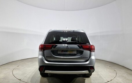 Mitsubishi Outlander III рестайлинг 3, 2018 год, 2 000 000 рублей, 7 фотография