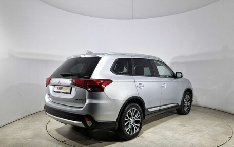 Mitsubishi Outlander III рестайлинг 3, 2018 год, 2 000 000 рублей, 6 фотография