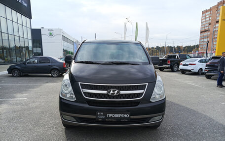 Hyundai H-1 II рестайлинг, 2012 год, 1 350 000 рублей, 2 фотография
