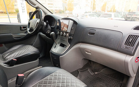 Hyundai H-1 II рестайлинг, 2012 год, 1 350 000 рублей, 13 фотография