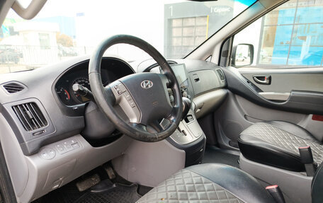 Hyundai H-1 II рестайлинг, 2012 год, 1 350 000 рублей, 20 фотография