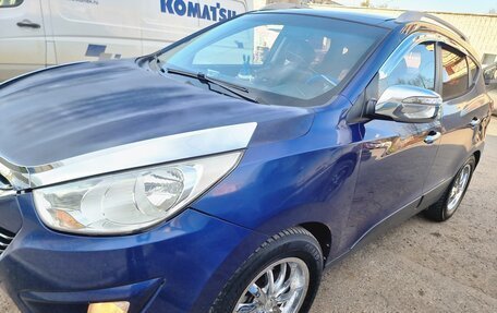 Hyundai Tucson III, 2010 год, 850 000 рублей, 2 фотография