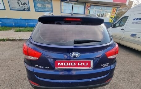 Hyundai Tucson III, 2010 год, 850 000 рублей, 6 фотография