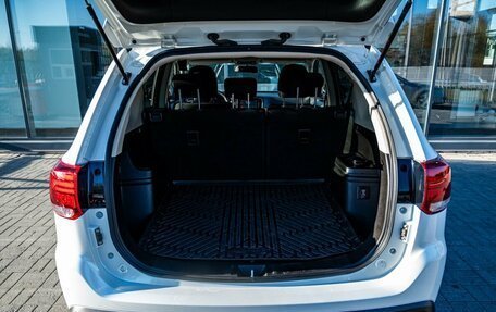 Mitsubishi Outlander III рестайлинг 3, 2021 год, 2 600 000 рублей, 21 фотография