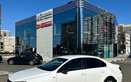 Volkswagen Jetta VI, 2013 год, 1 150 000 рублей, 2 фотография