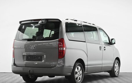 Hyundai Grand Starex Grand Starex I рестайлинг 2, 2014 год, 1 795 000 рублей, 4 фотография