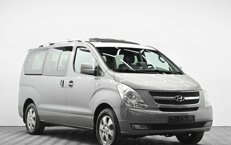 Hyundai Grand Starex Grand Starex I рестайлинг 2, 2014 год, 1 795 000 рублей, 2 фотография