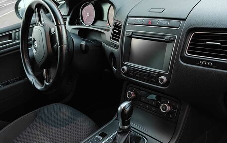 Volkswagen Touareg III, 2015 год, 2 320 000 рублей, 3 фотография