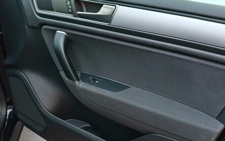 Volkswagen Touareg III, 2015 год, 2 320 000 рублей, 7 фотография